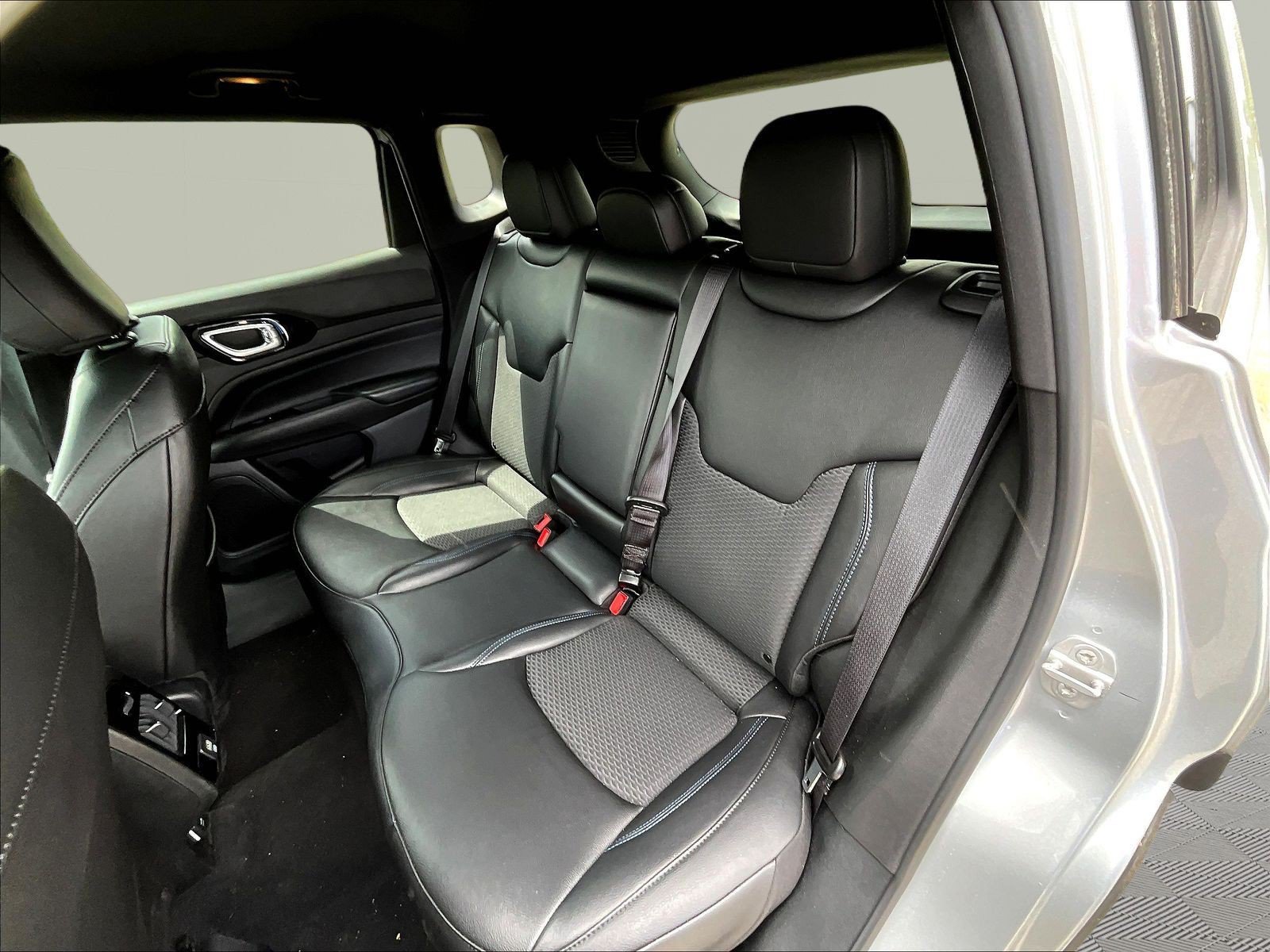 New 2026 Jeep Compass Latitude AWD/4WD image 17