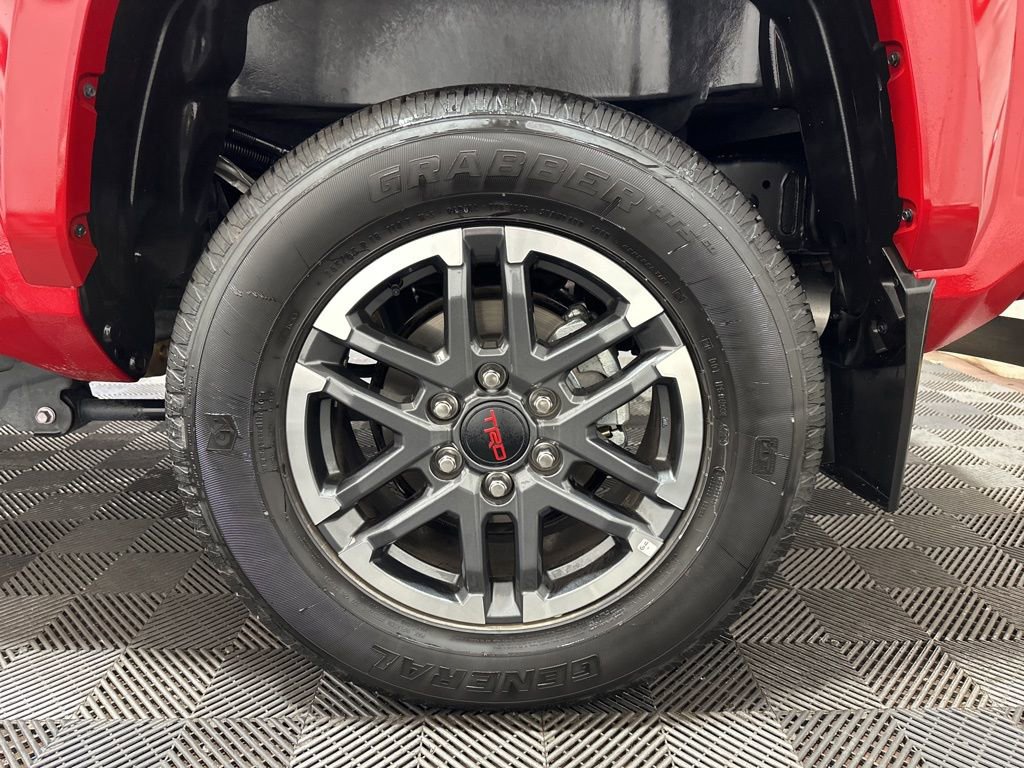 Used 2024 Toyota Tacoma image 32
