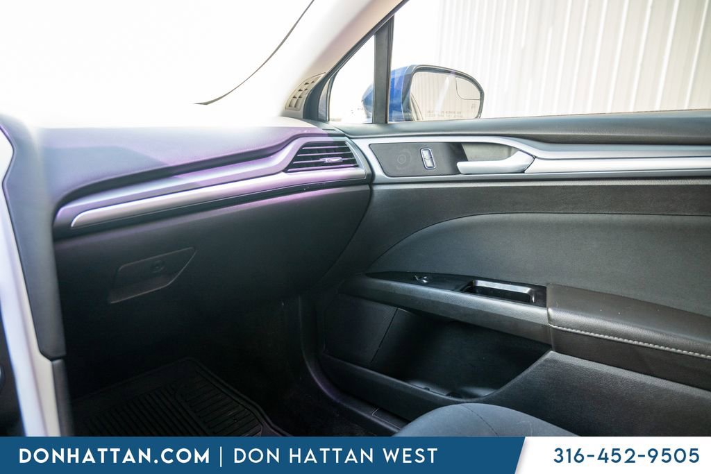 Used 2016 Ford Fusion SE FWD image 13