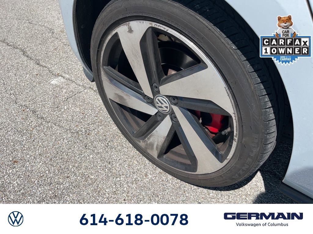 Used 2018 Volkswagen GTI SE FWD image 18