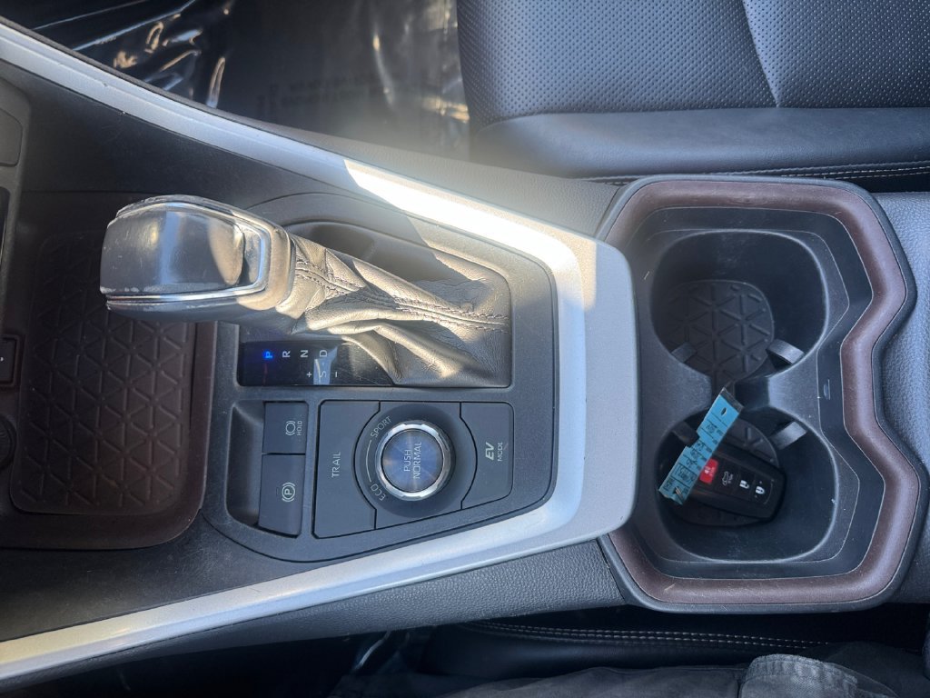 Used 2020 Toyota RAV4 Limited w/ Limited Grade Weather Package AWD/4WD image 27