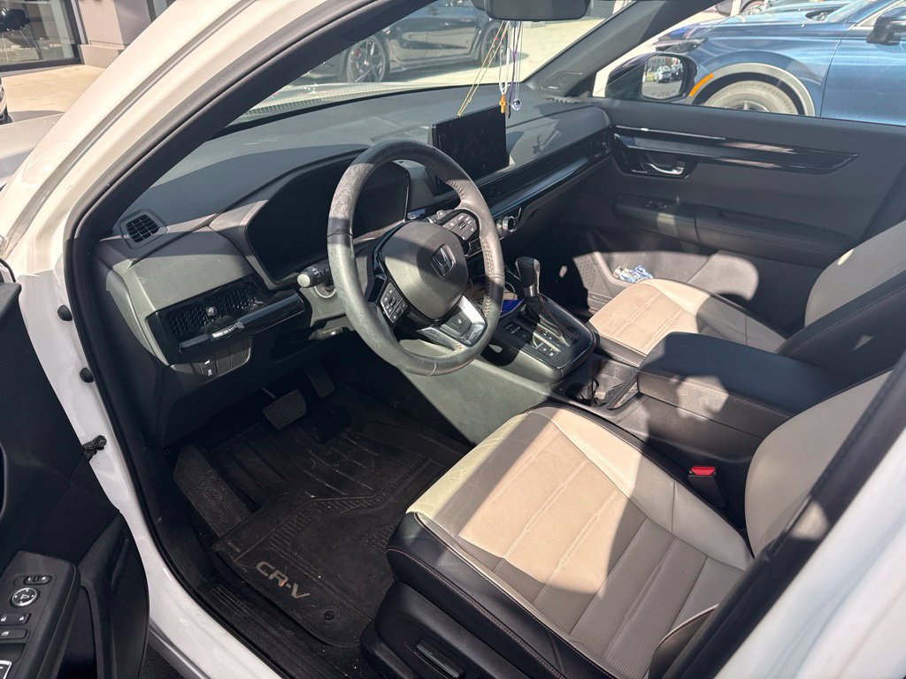 Used 2025 Honda CR-V Sport Touring image 23