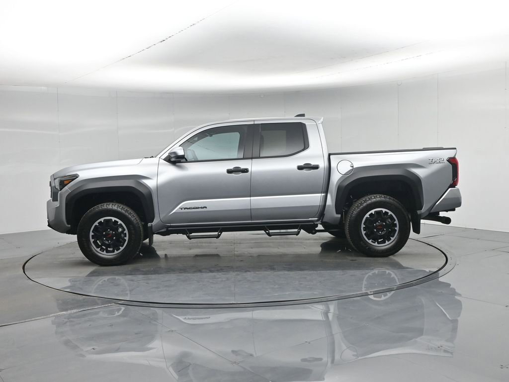 Used 2025 Toyota Tacoma TRD Off-Road image 31