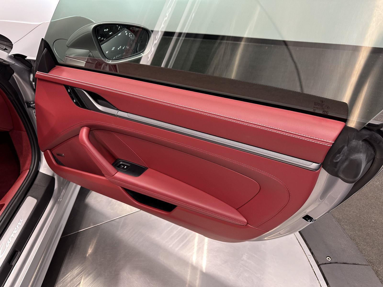 Used 2025 Porsche 911 Carrera RWD image 36