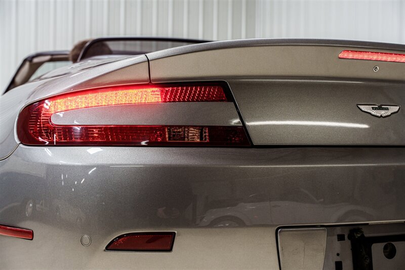 Used 2008 Aston Martin V8 Vantage Roadster RWD image 9