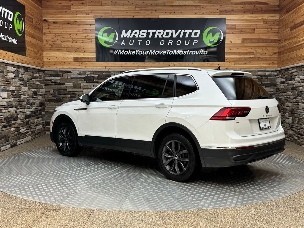 Used 2023 Volkswagen Tiguan SE w/ Panoramic Sunroof Package image 7