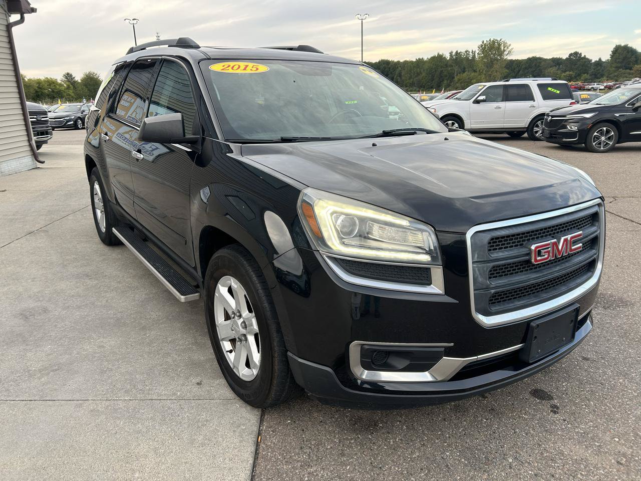 Used 2015 GMC Acadia SLE AWD/4WD image 3