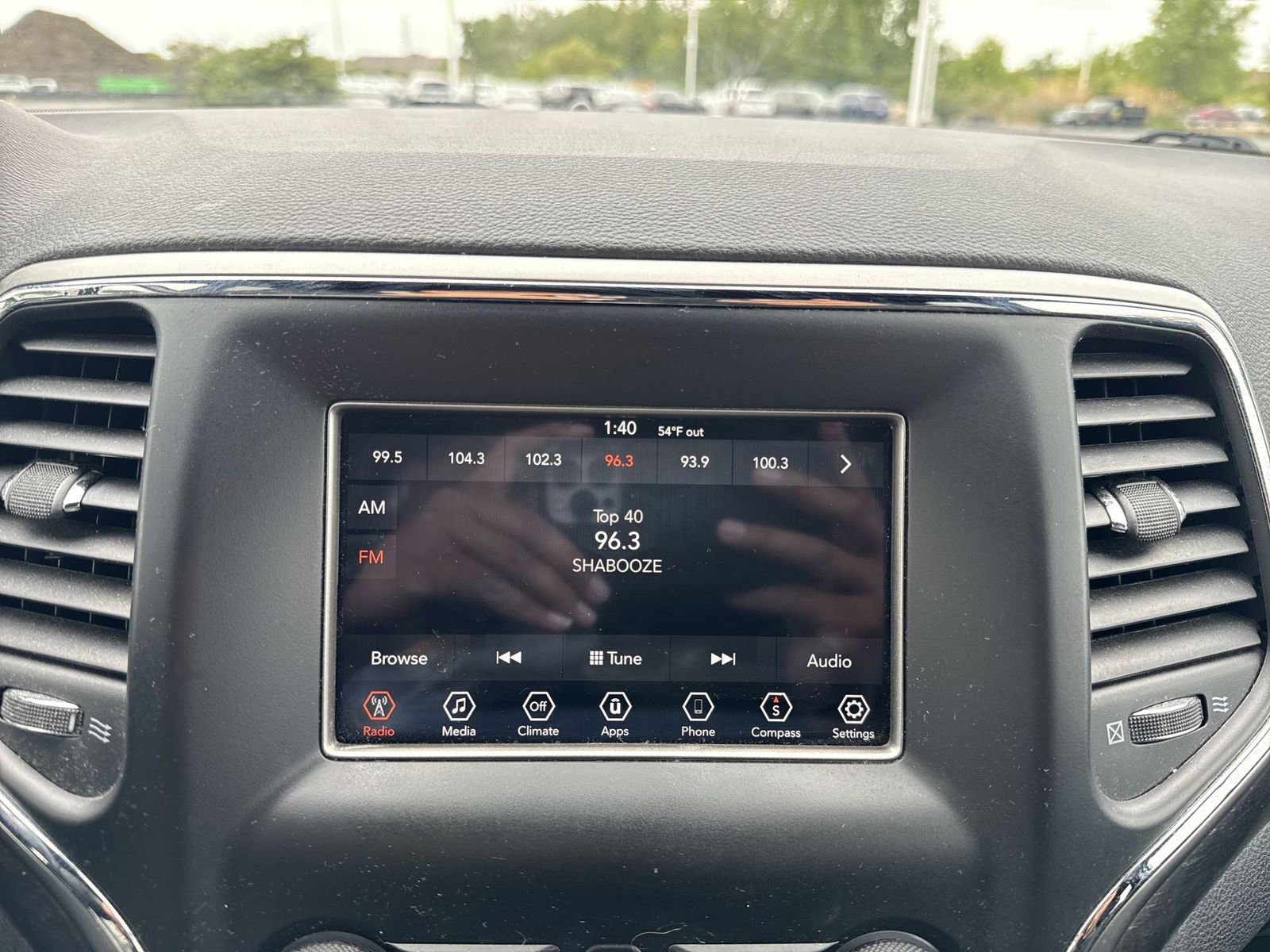 Used 2018 Jeep Grand Cherokee Laredo AWD/4WD image 16