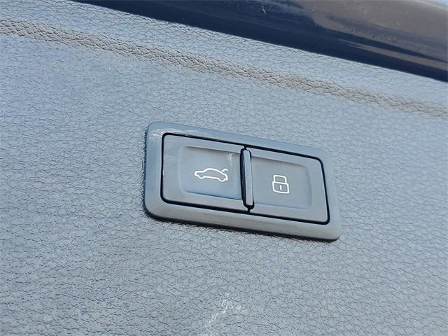 Used 2022 Audi SQ5 Premium w/ Convenience Package image 8