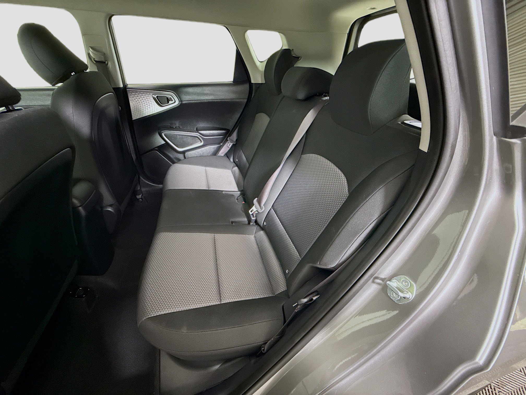 Used 2025 Kia Soul LX w/ LX Technology Package FWD image 24