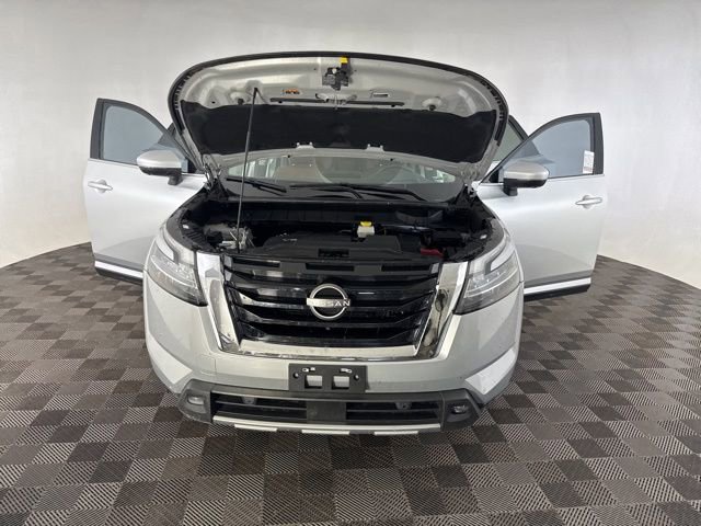 Used 2022 Nissan Pathfinder Platinum w/ Cargo Package AWD/4WD image 14