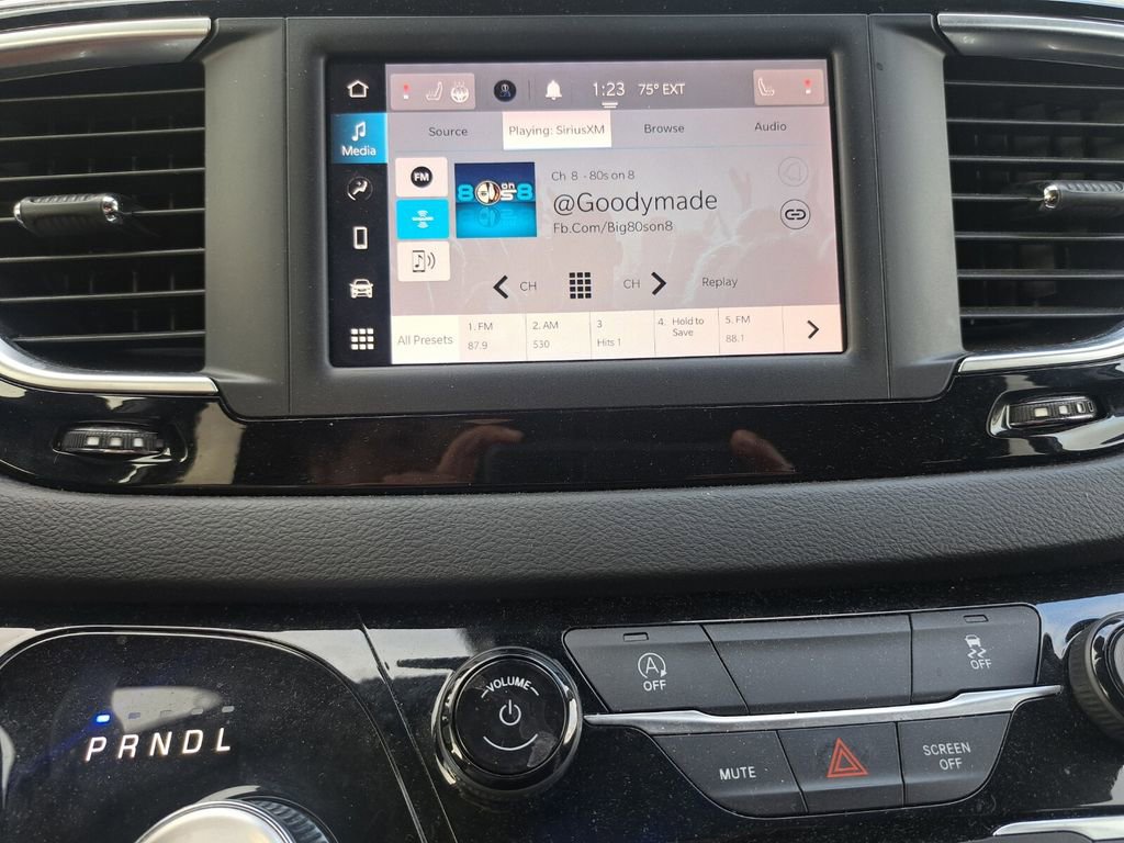 Used 2023 Chrysler Voyager LX image 10