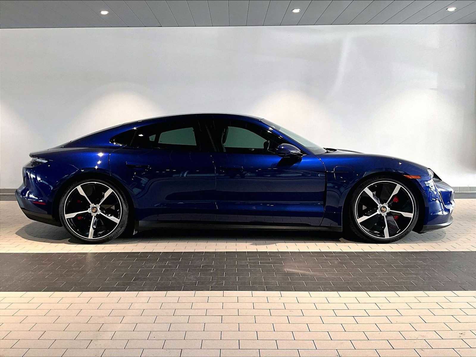 Used 2021 Porsche Taycan 4S image 11