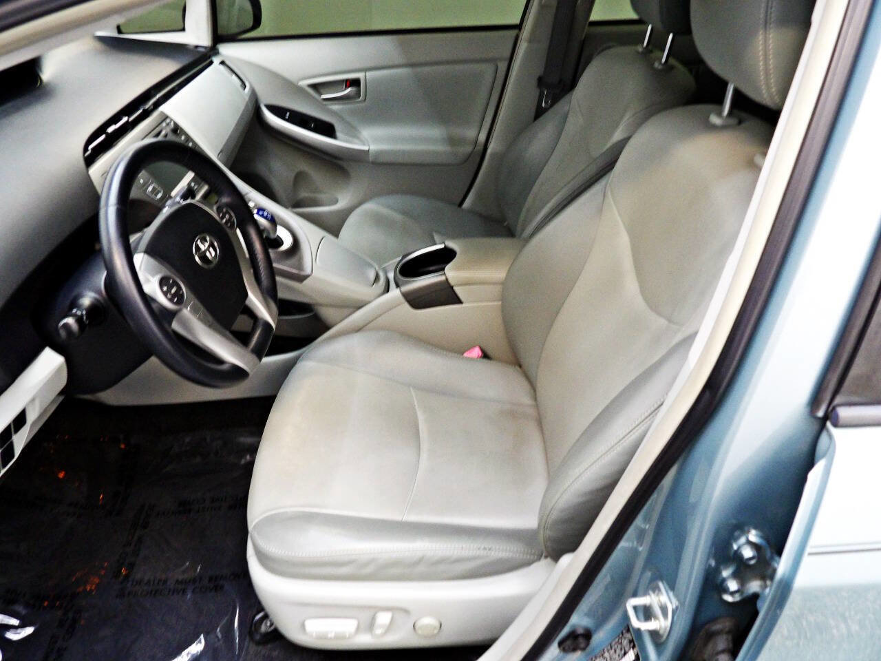 Used 2013 Toyota Prius Four FWD image 8