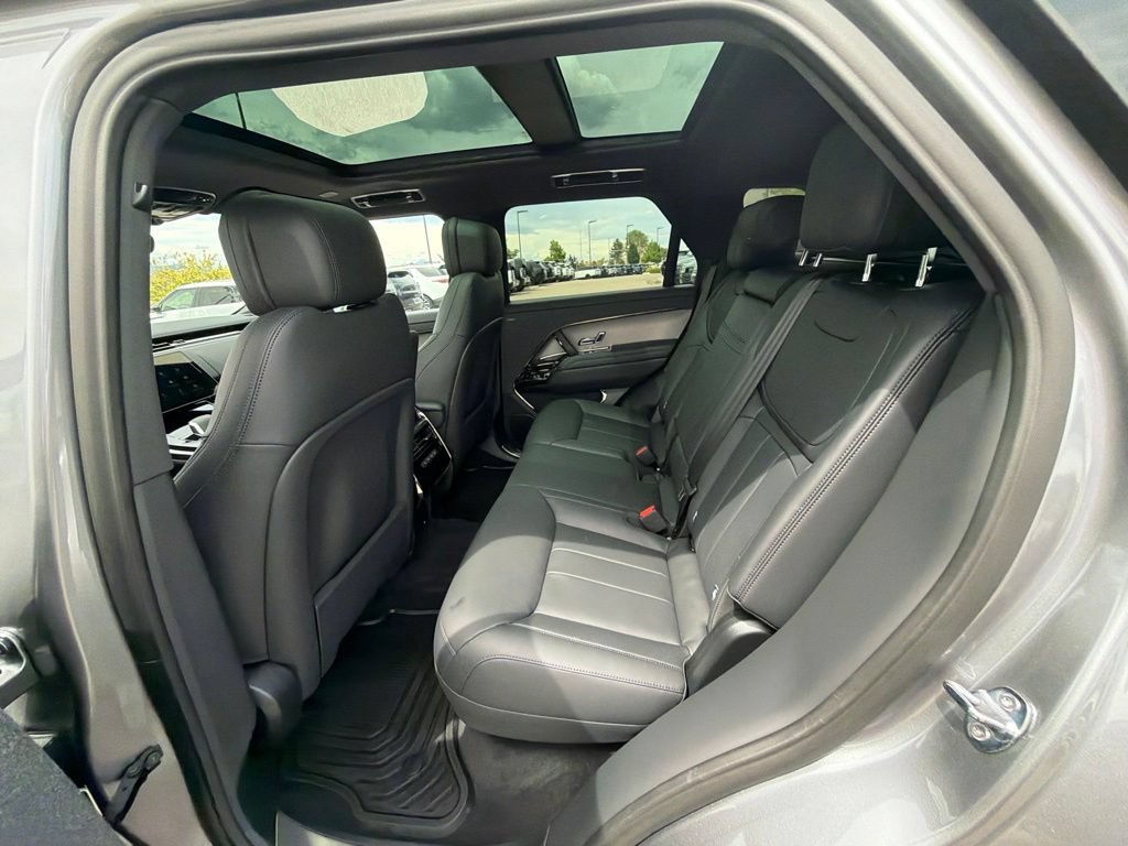 Used 2025 Land Rover Range Rover Sport SE AWD/4WD image 14