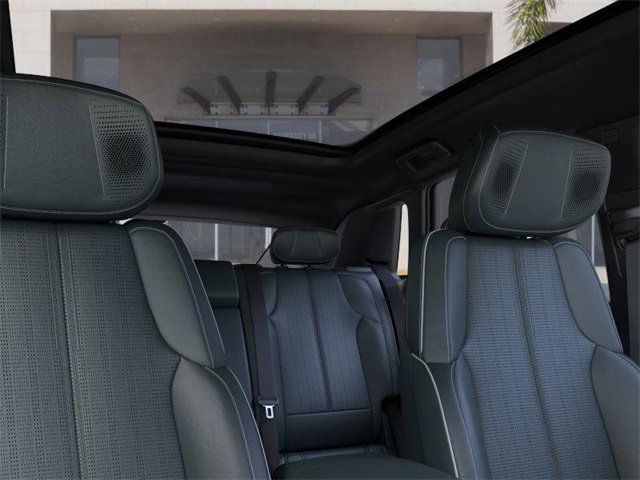 New 2025 Cadillac Lyriq Luxury image 24