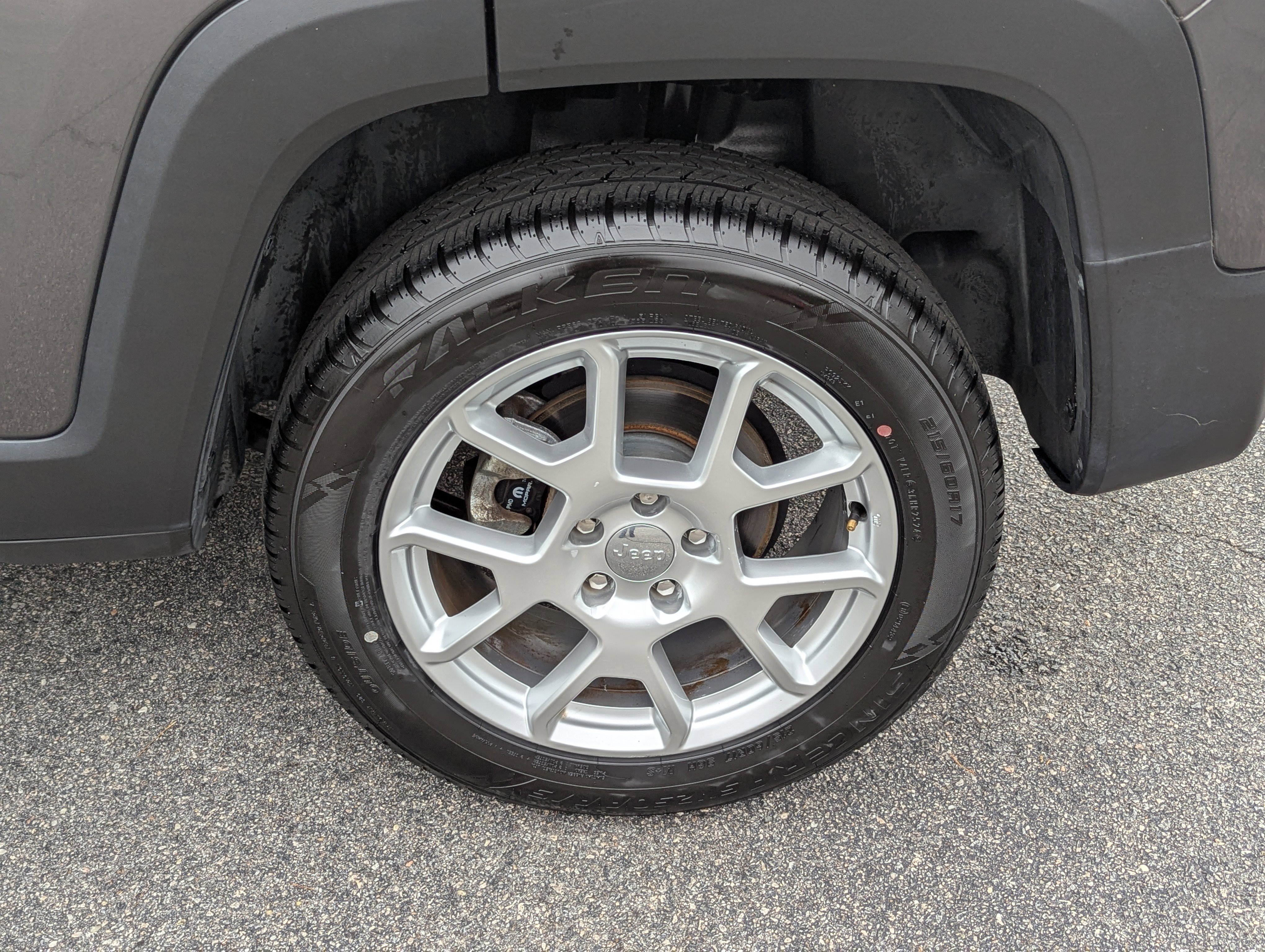 Used 2020 Jeep Renegade Latitude w/ Popular Equipment Group image 31