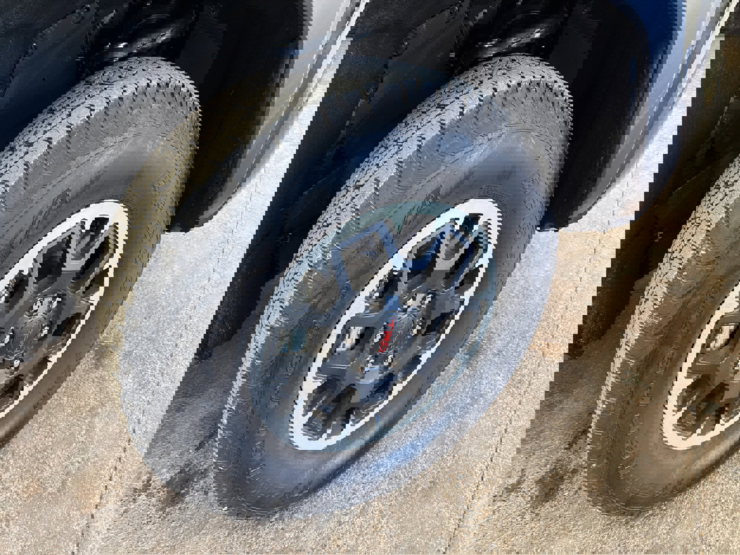 Used 2025 Toyota Tacoma TRD Off-Road w/ TRD Off Road Upgrade Package image 11