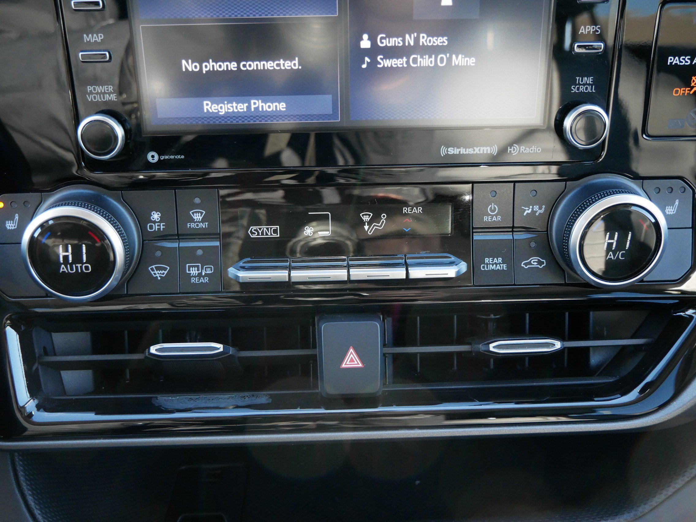 Used 2022 Toyota Highlander XLE image 31