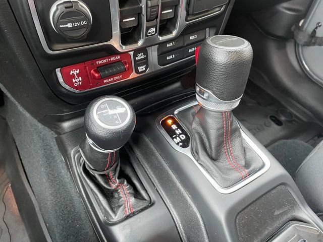 Used 2022 Jeep Gladiator Rubicon w/ LED Lighting Group AWD/4WD image 17