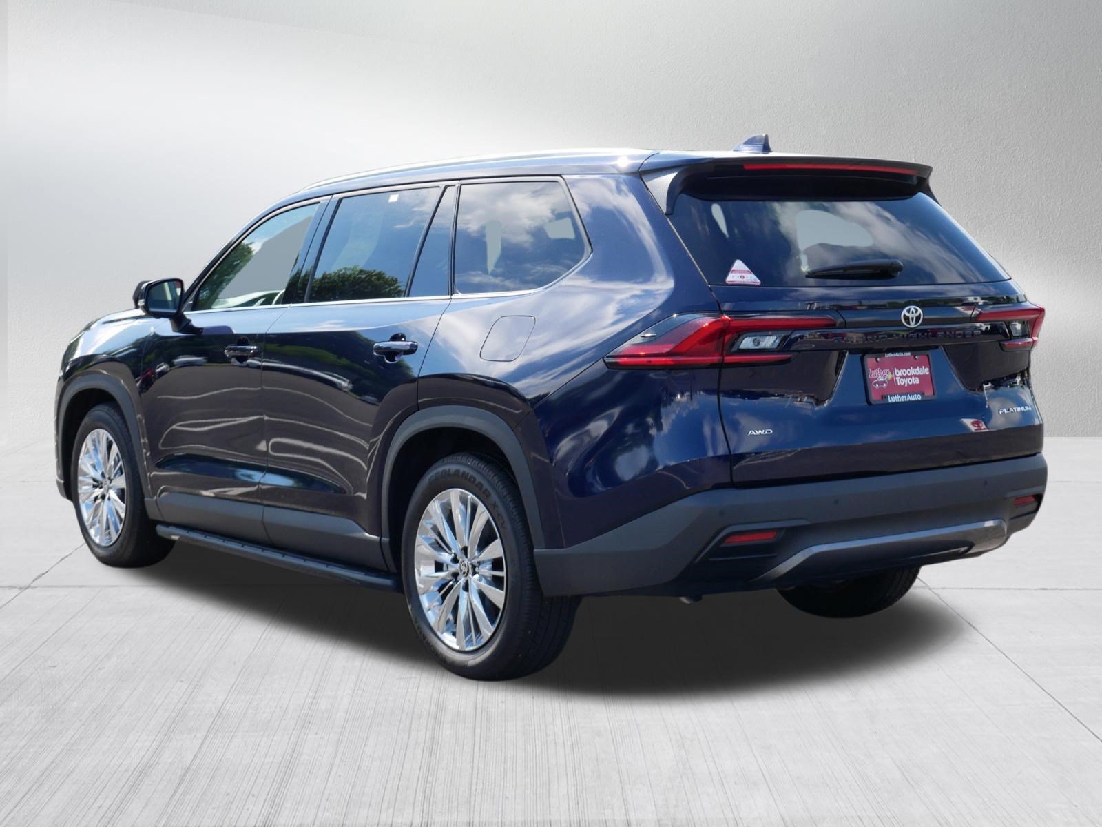 Certified 2025 Toyota Grand Highlander AWD image 5