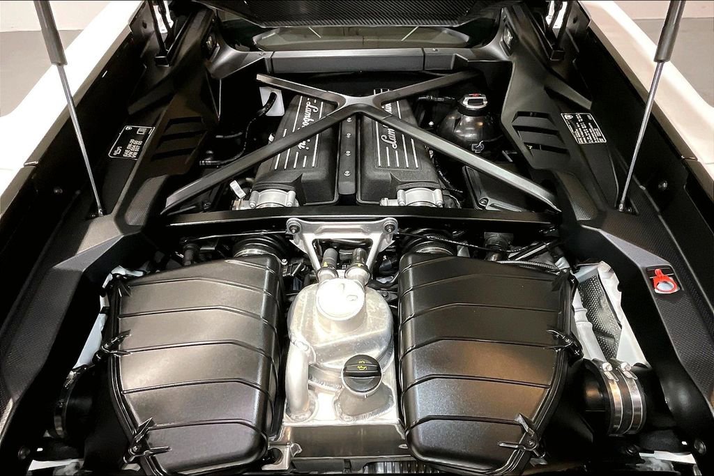 Used 2023 Lamborghini Huracan Tecnica image 15