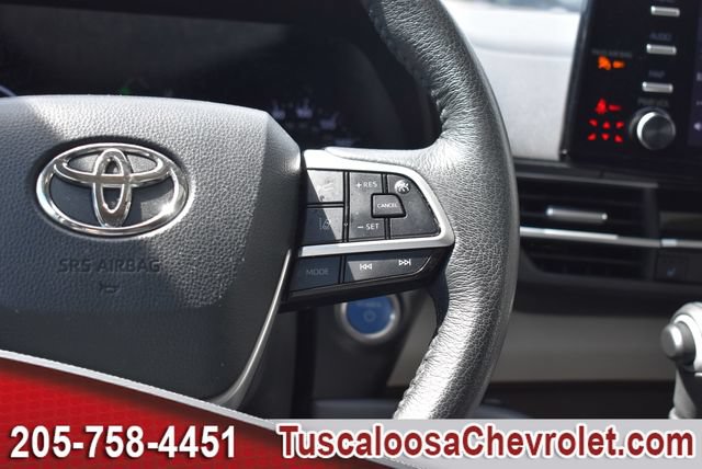 Used 2023 Toyota Sienna XLE FWD image 34