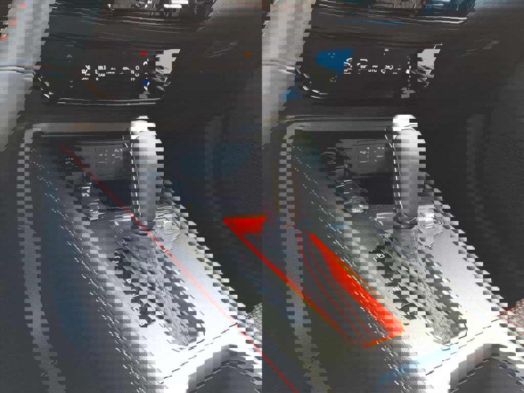 New 2026 Nissan Kicks SR image 10