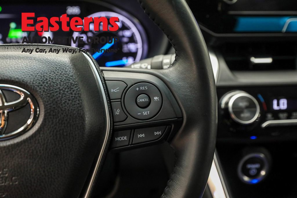 Used 2024 Toyota Venza LE image 15