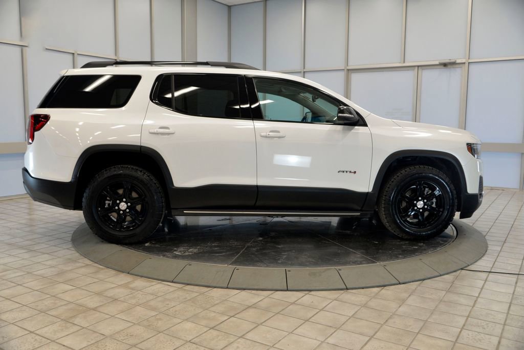 Used 2022 GMC Acadia AT4 w/ Technology Package image 9
