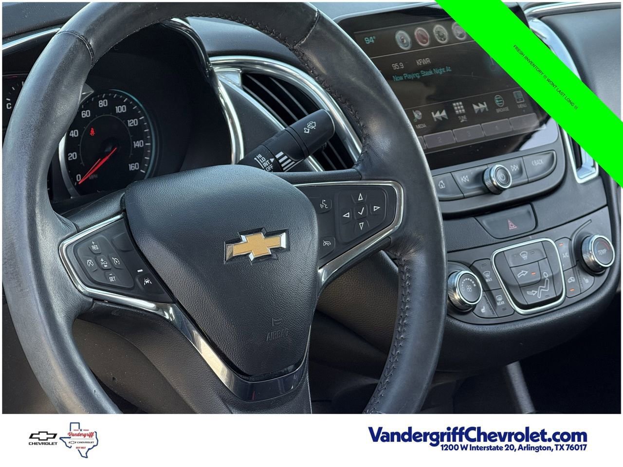 Used 2017 Chevrolet Malibu LT w/ Leather Package FWD image 10