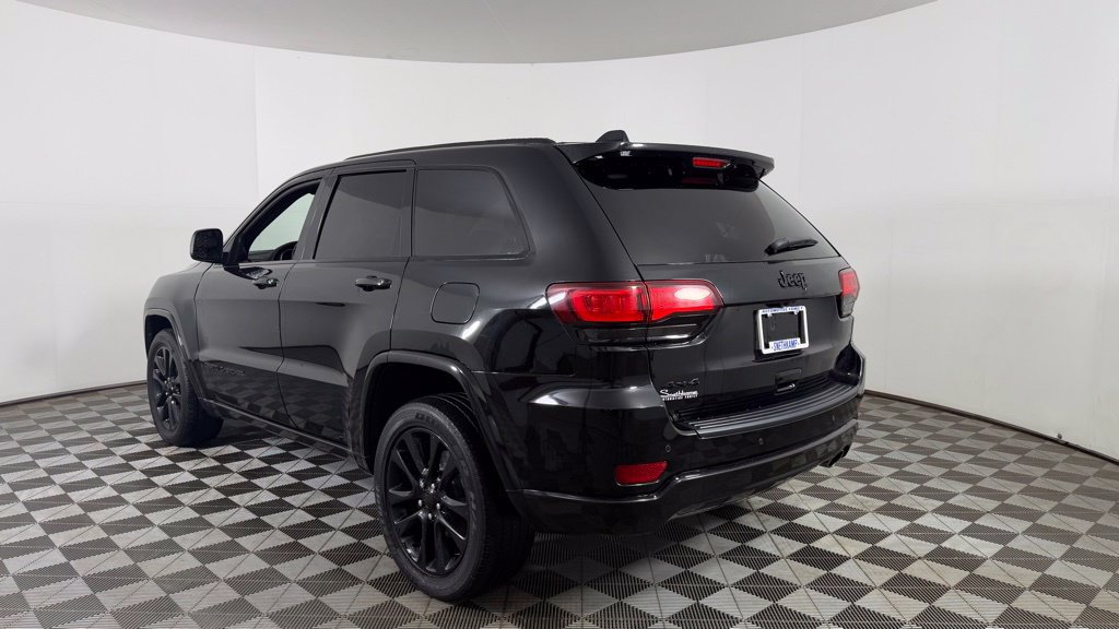 Used 2019 Jeep Grand Cherokee Altitude AWD/4WD image 7