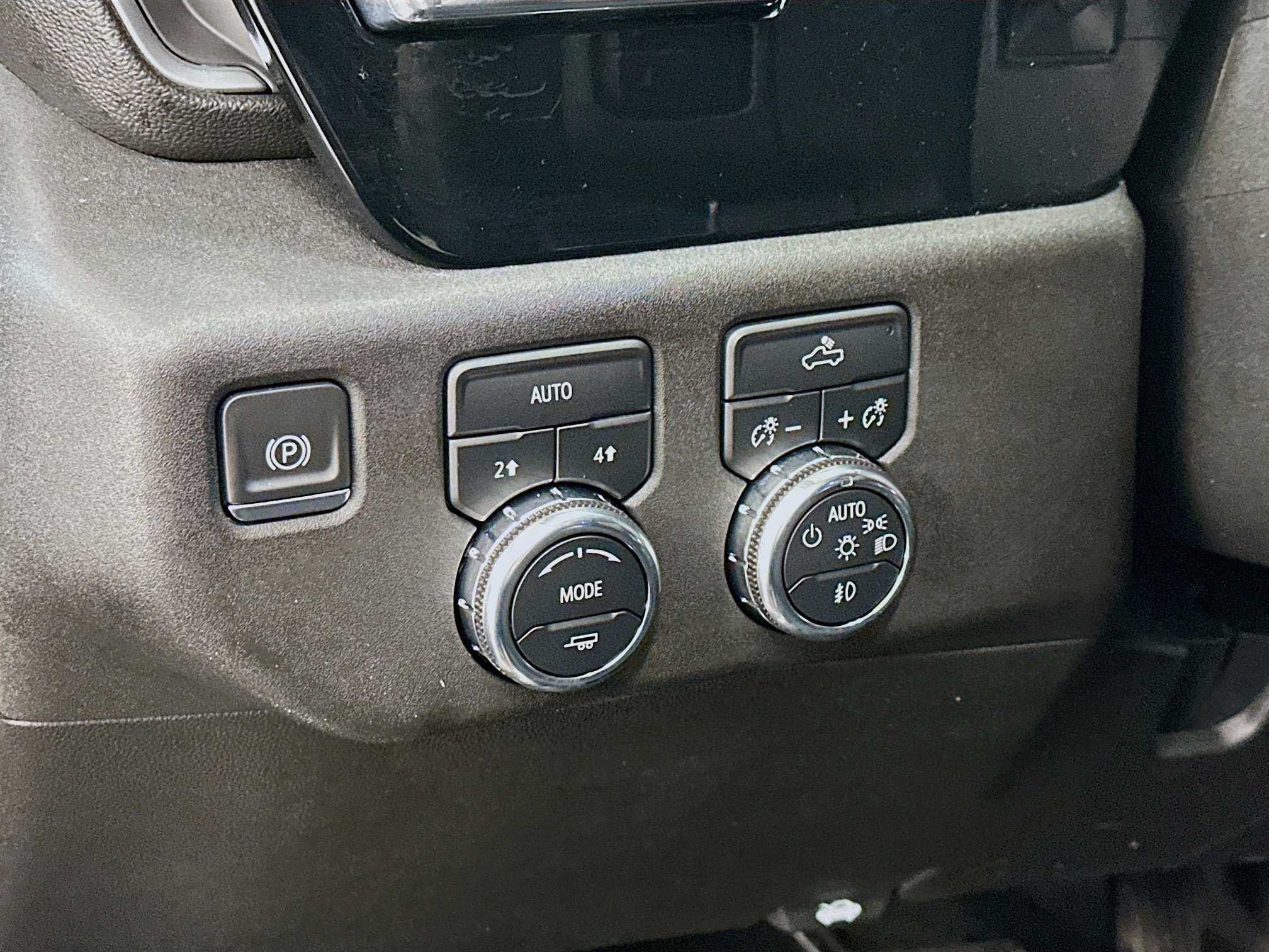 Used 2024 GMC Sierra 1500 Elevation image 17