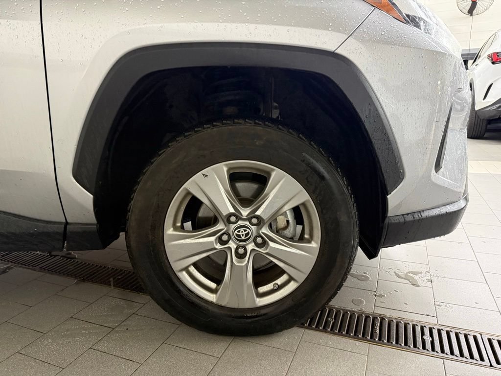 Used 2024 Toyota RAV4 LE AWD/4WD image 27