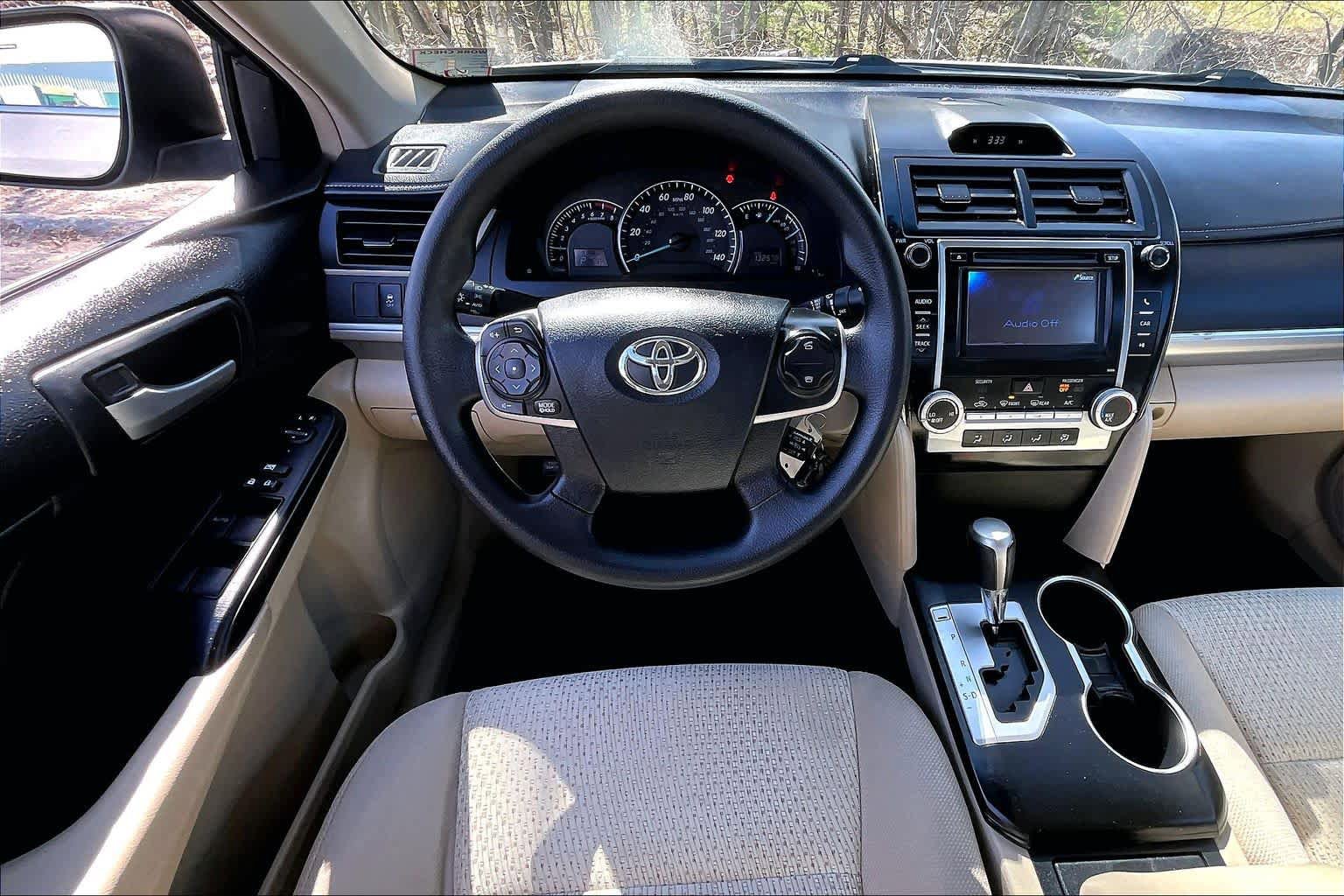 Used 2014 Toyota Camry LE FWD image 6