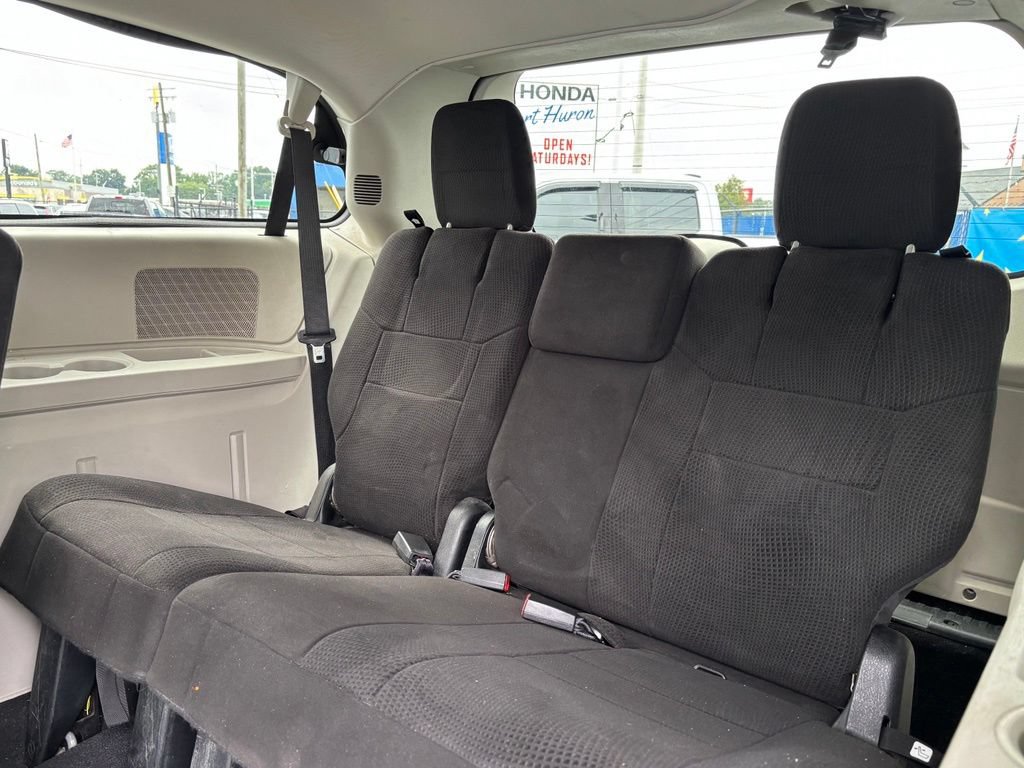 Used 2012 Dodge Grand Caravan Crew FWD image 17