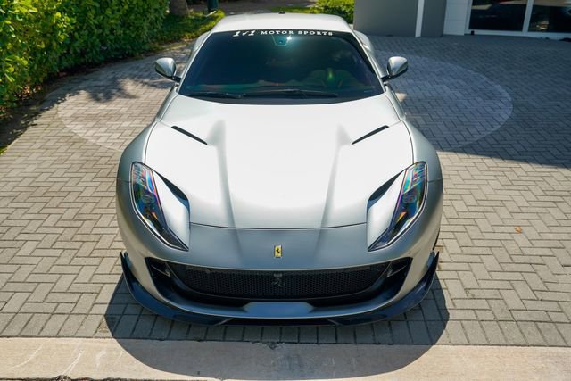 Used 2018 Ferrari 812 Superfast RWD image 5