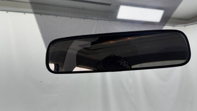 Used 2011 Nissan Juke SV FWD image 31