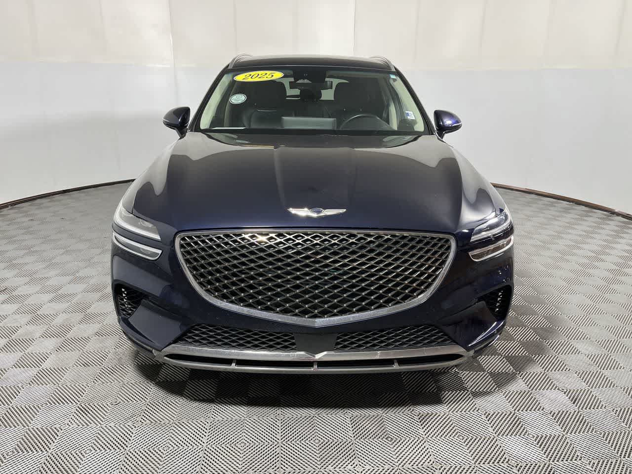 Used 2025 Genesis GV70 2.5T AWD/4WD image 3