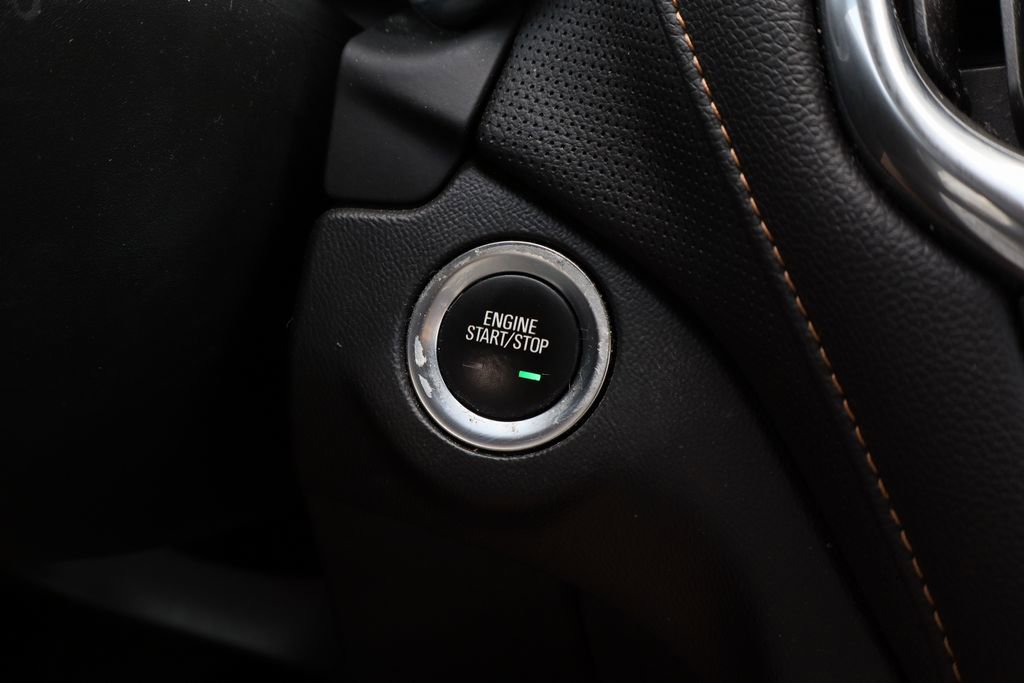 Used 2020 Chevrolet Equinox Premier w/ Premier Redline Edition image 19