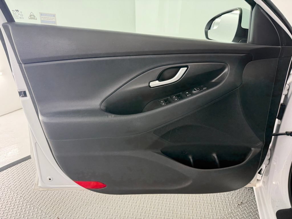 Used 2020 Hyundai Elantra GT FWD image 40