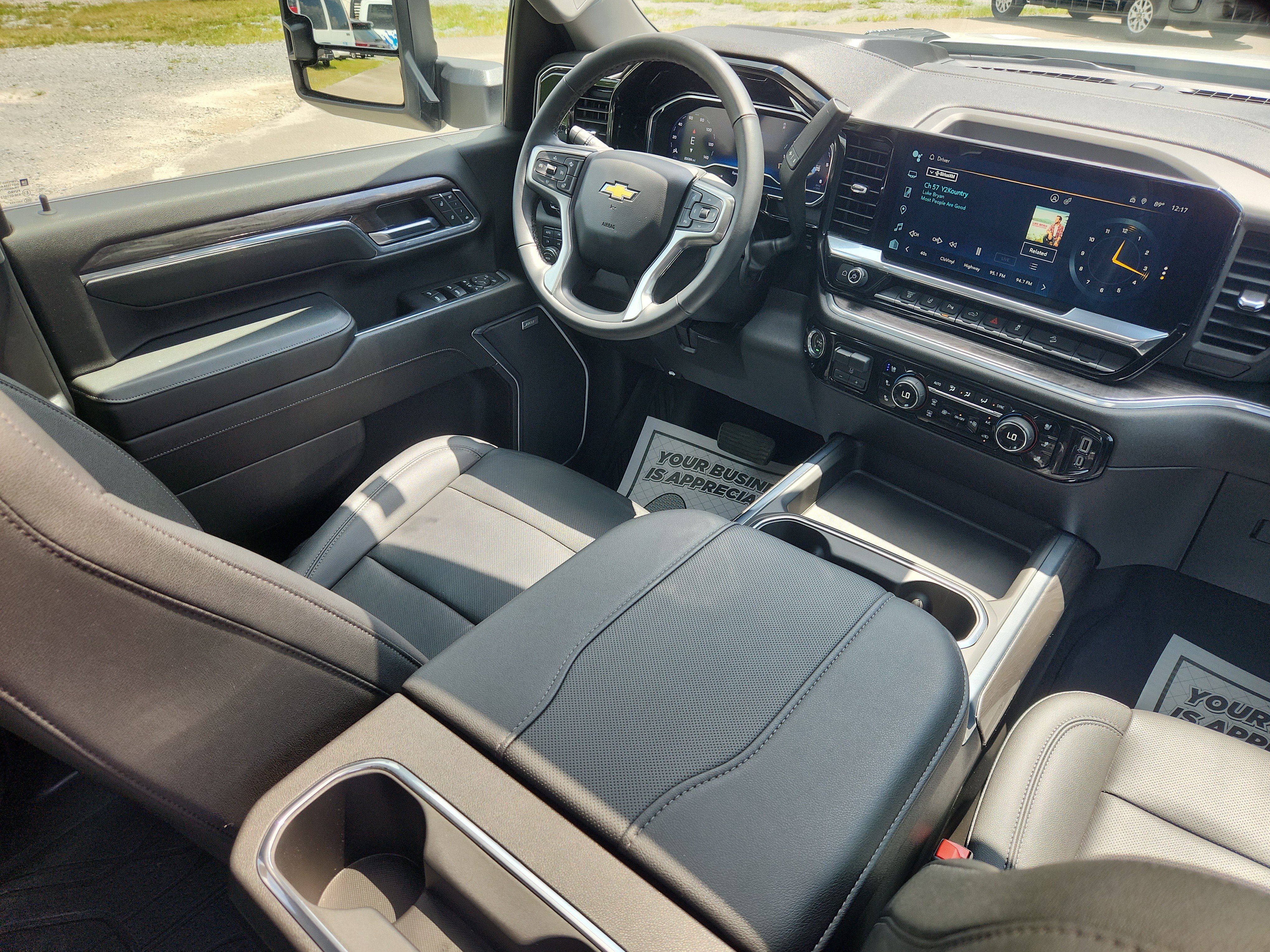 Used 2024 Chevrolet Silverado 2500 LTZ w/ LTZ Convenience Package AWD/4WD image 42