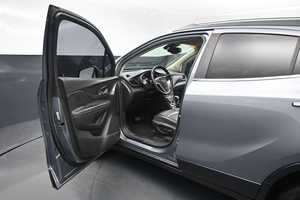 Used 2019 Buick Encore Essence FWD image 9