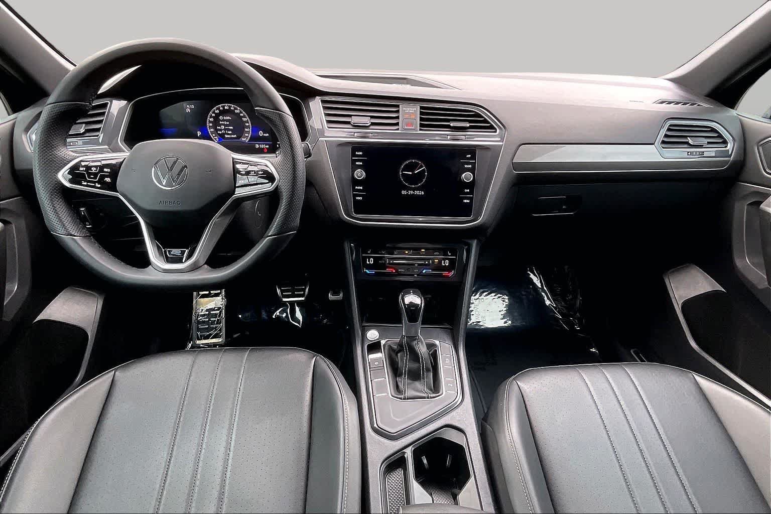 Used 2023 Volkswagen Tiguan SE R-Line FWD image 16
