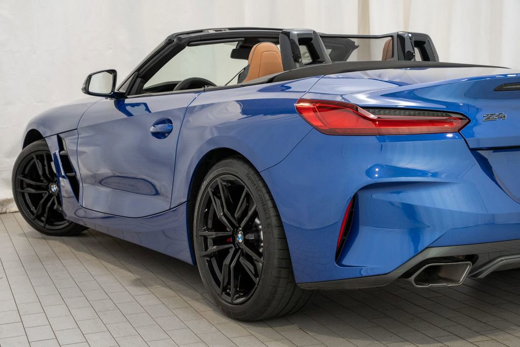 Used 2025 BMW Z4 M40i w/ Edition image 8