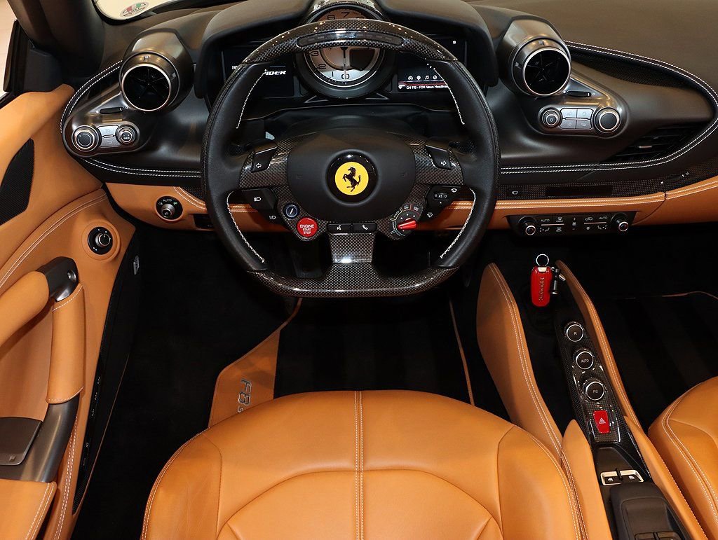Certified 2022 Ferrari F8 Tributo image 4