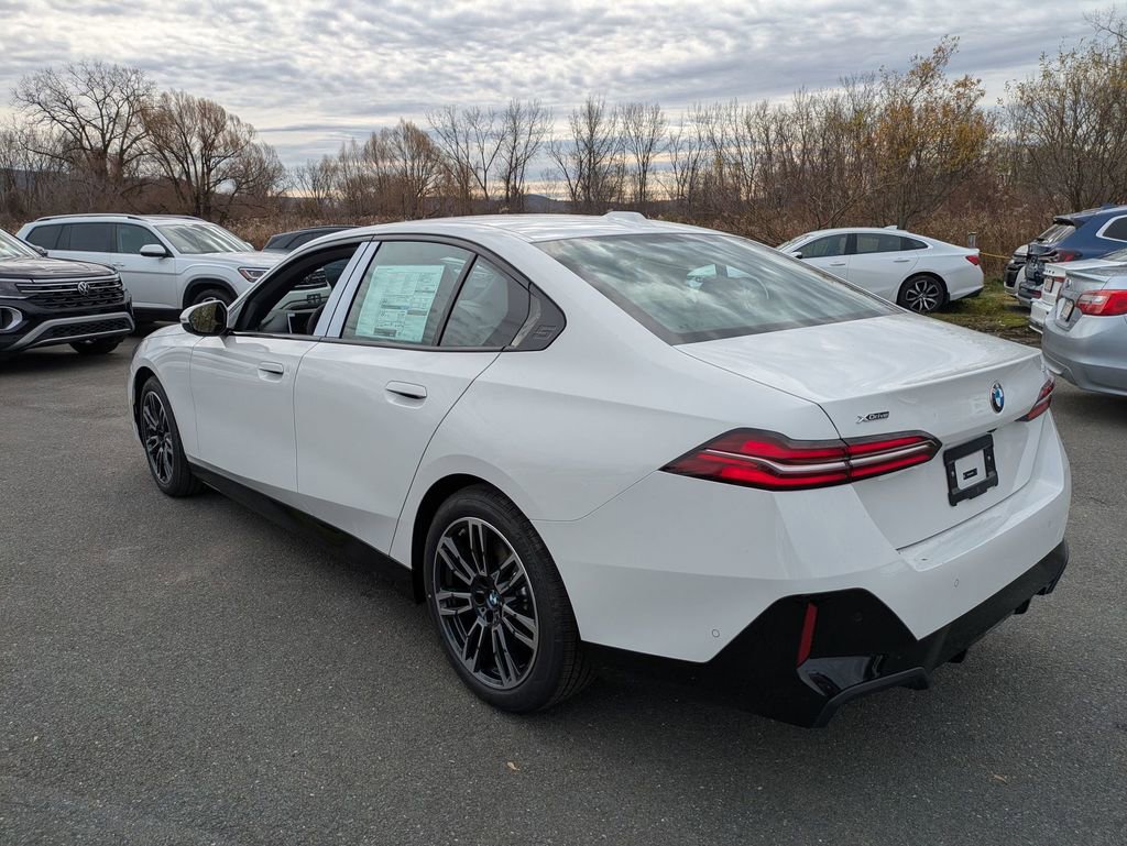 New 2026 BMW 530i xDrive w/ M Sport Package image 5
