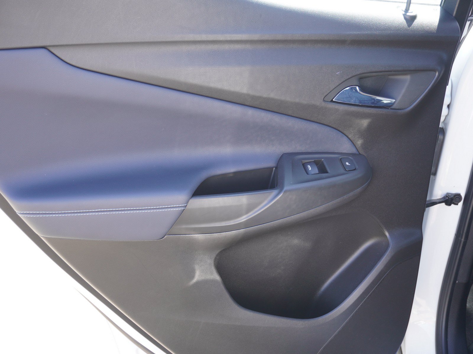 Used 2022 Chevrolet Bolt EUV Premier FWD image 12