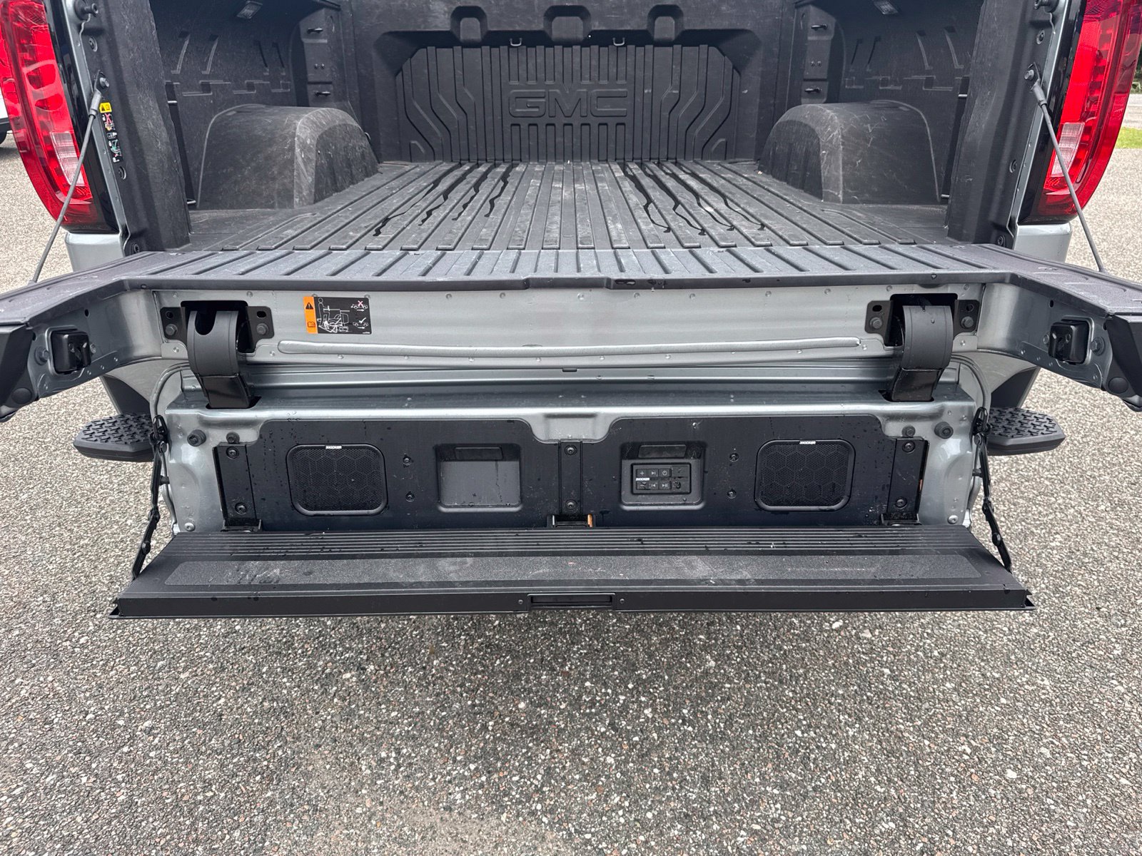 Used 2026 GMC Sierra 1500 Denali Ultimate AWD/4WD image 11