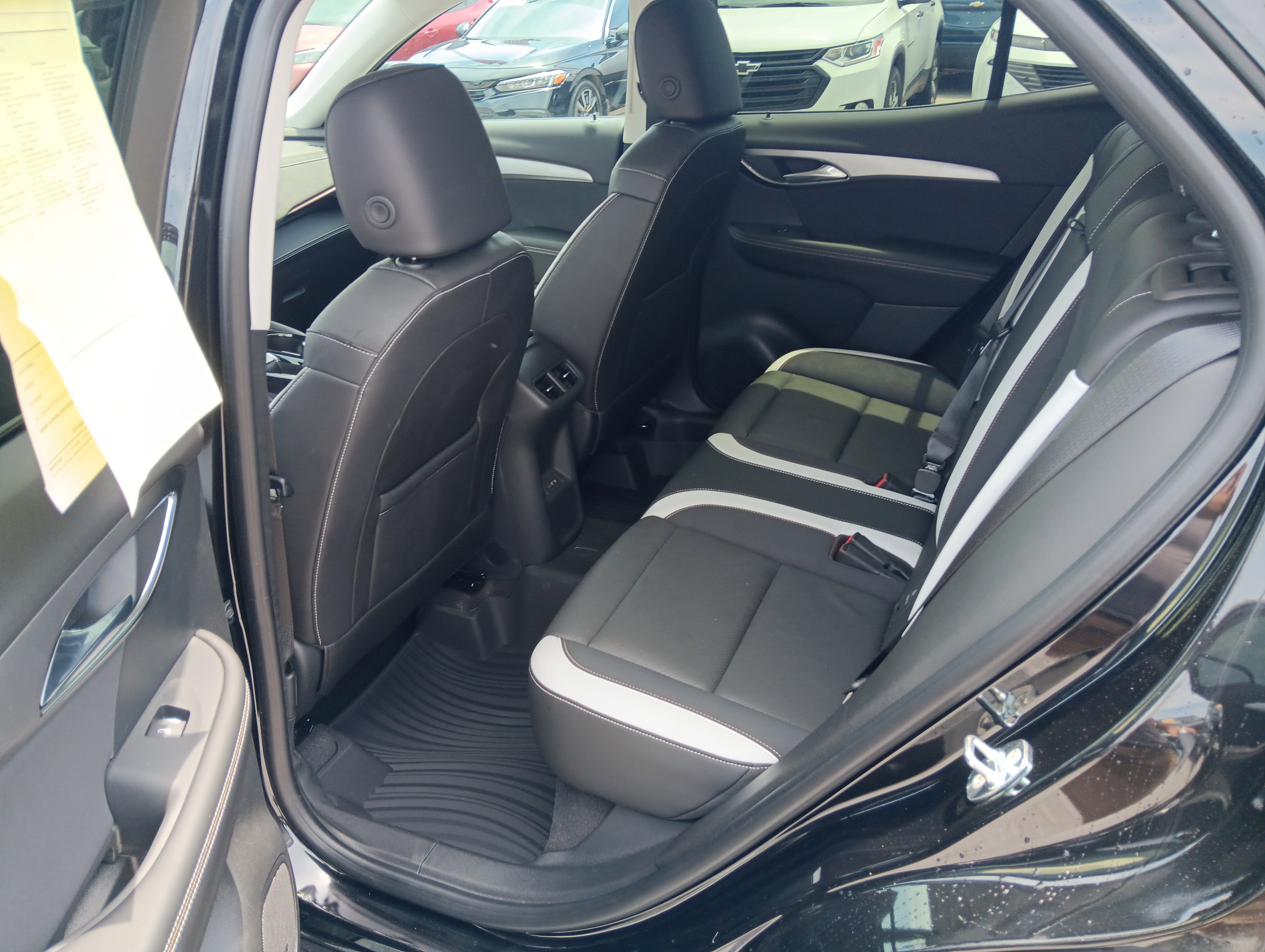Used 2025 Buick Envision Sport Touring AWD/4WD image 17